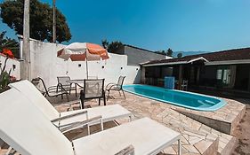 Casa completa com Piscina e Área de Churrasco